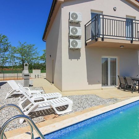 New Villa Seve II With Pool, Near The Town Center, 3Km From The Beach Pula Buitenkant foto