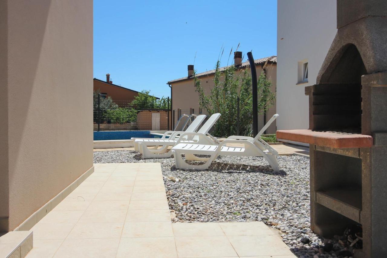 New Villa Seve II With Pool, Near The Town Center, 3Km From The Beach Pula Buitenkant foto